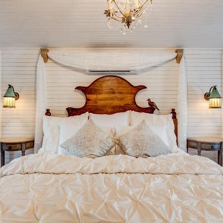 Fairytale Loft Suite 1 Bed, 1 Bath Luxury Apartment In Downtown Belmont シャーロッツビル エクステリア 写真