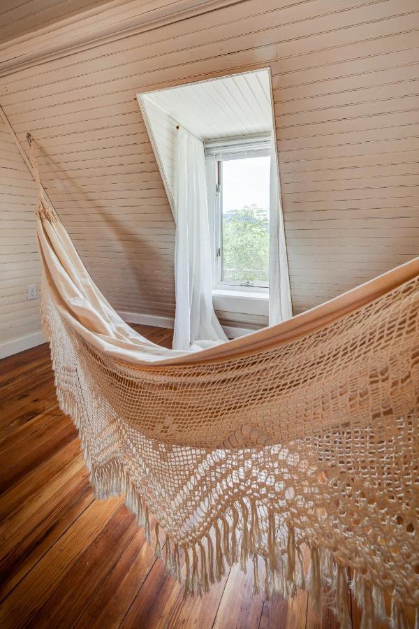 Fairytale Loft Suite 1 Bed, 1 Bath Luxury Apartment In Downtown Belmont シャーロッツビル エクステリア 写真
